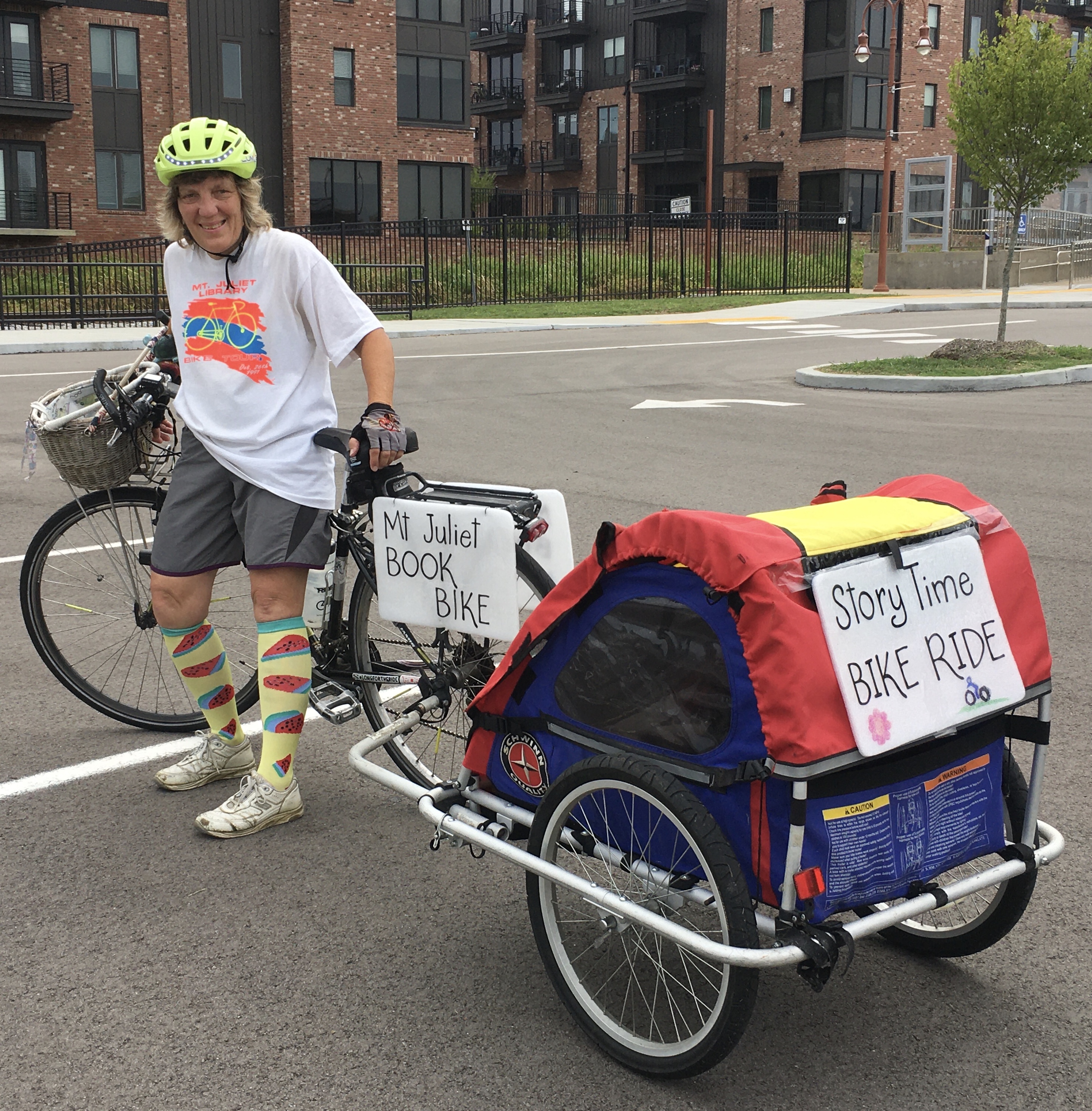 The biking librarian and the book bike