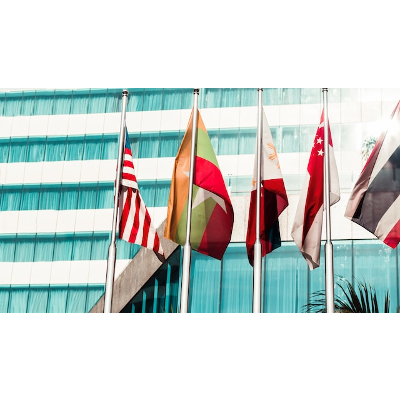 How Geopolitics, Tariffs, Sanctions, and Natural Disasters Impact International Business icon