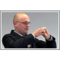 Grafen, čudežni material – preko znanosti do uporabe icon