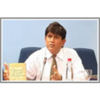 Pogovor s pisateljem in prevajalcem Yuyutsujem RD Sharma icon