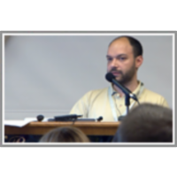 Celebrity Watch: Browsing News Content by Exploiting Social Intelligence