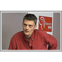 Improving SMT by learning translation direction icon